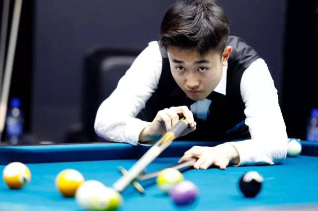 坚持与自我 坚持与自我