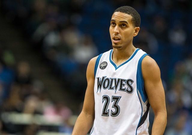 射门姿态更 射门姿态更